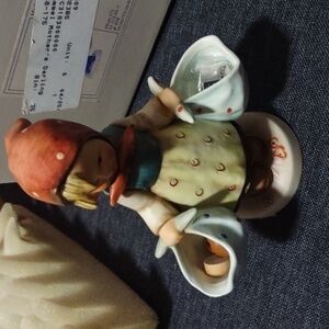 Vintage Goebel Hummel Figurine Mothers Darling 1987 #858 Hum 175